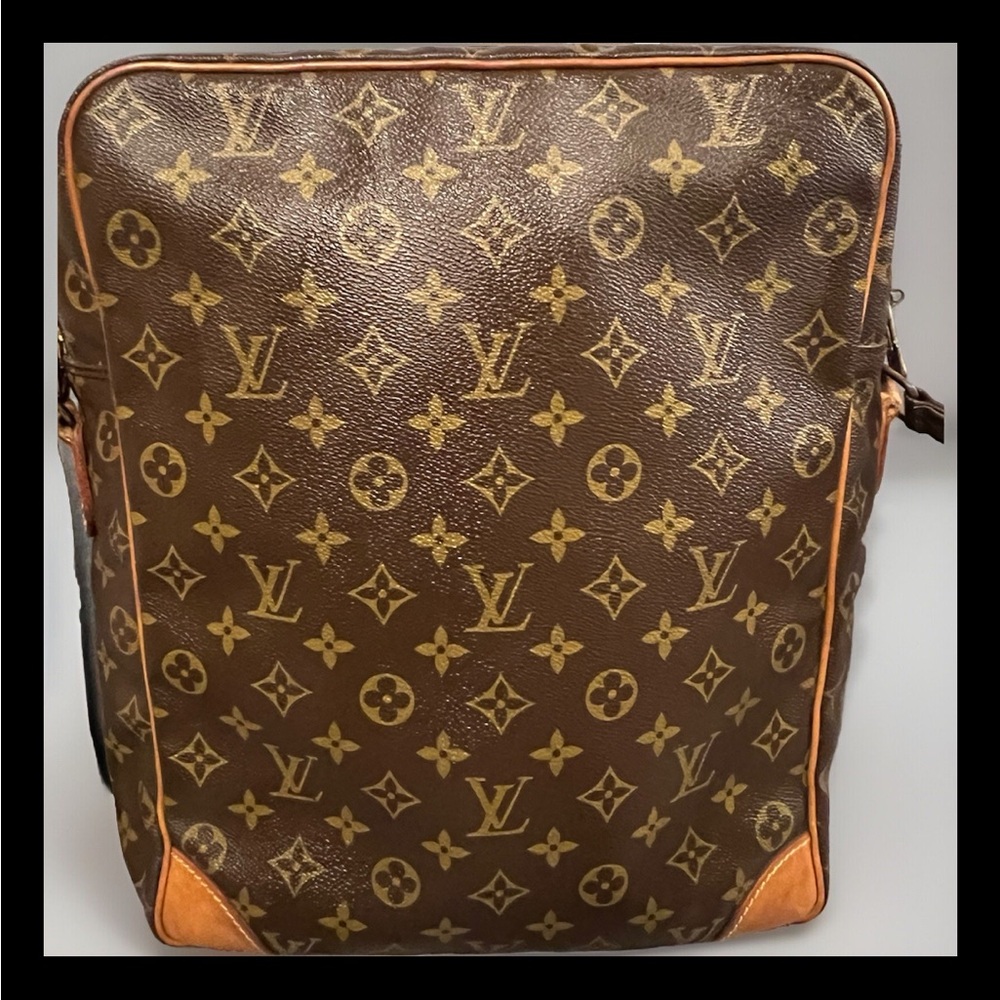Pre love Vintage LOUIS VUITTON  mono Amazon GM Bag